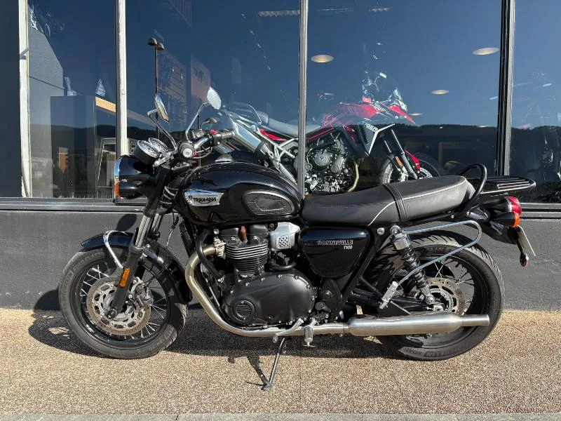 Bonneville T100
