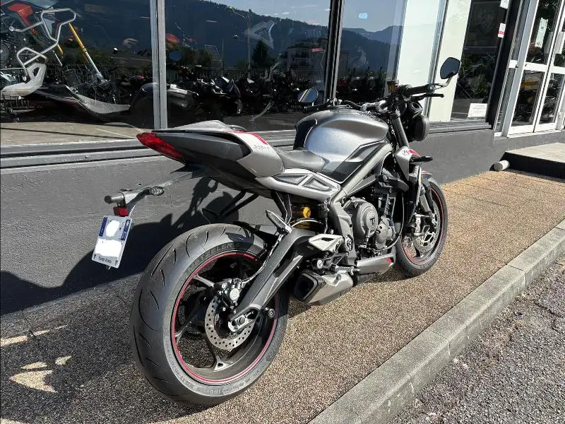 STREET TRIPLE 765 RS