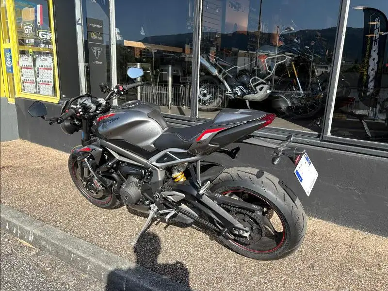 STREET TRIPLE 765 RS
