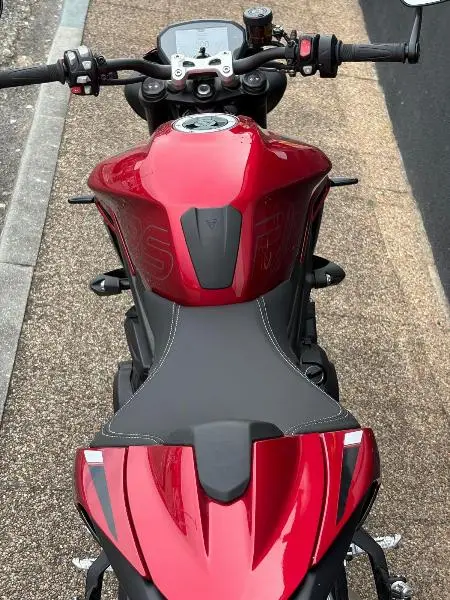 STREET TRIPLE 765 RS