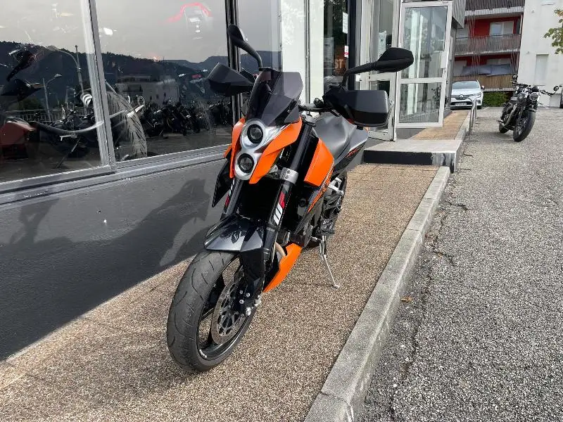 690 DUKE