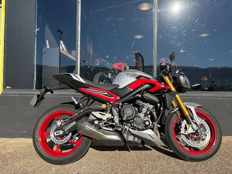 STREET TRIPLE 765 RX