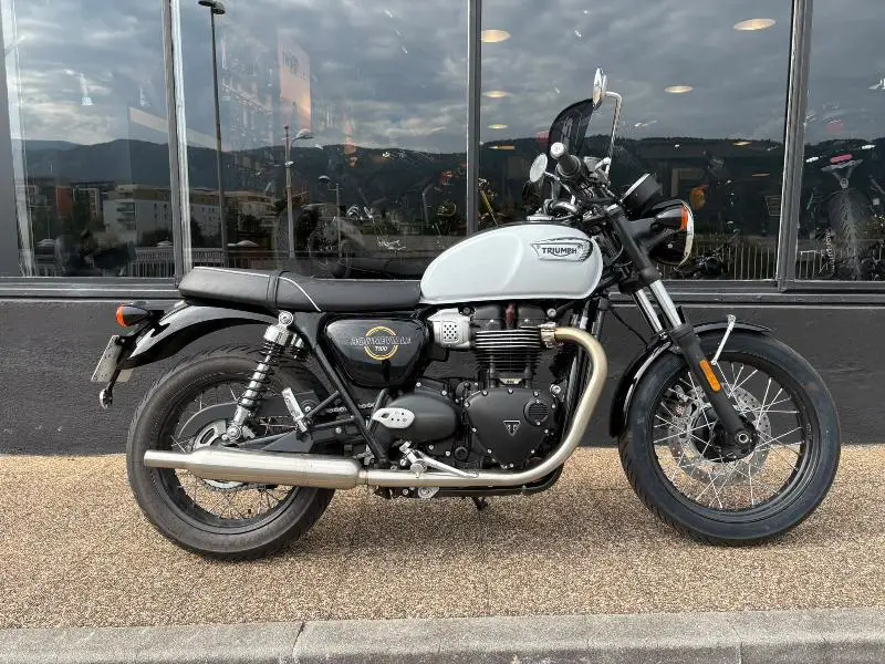 Bonneville T100