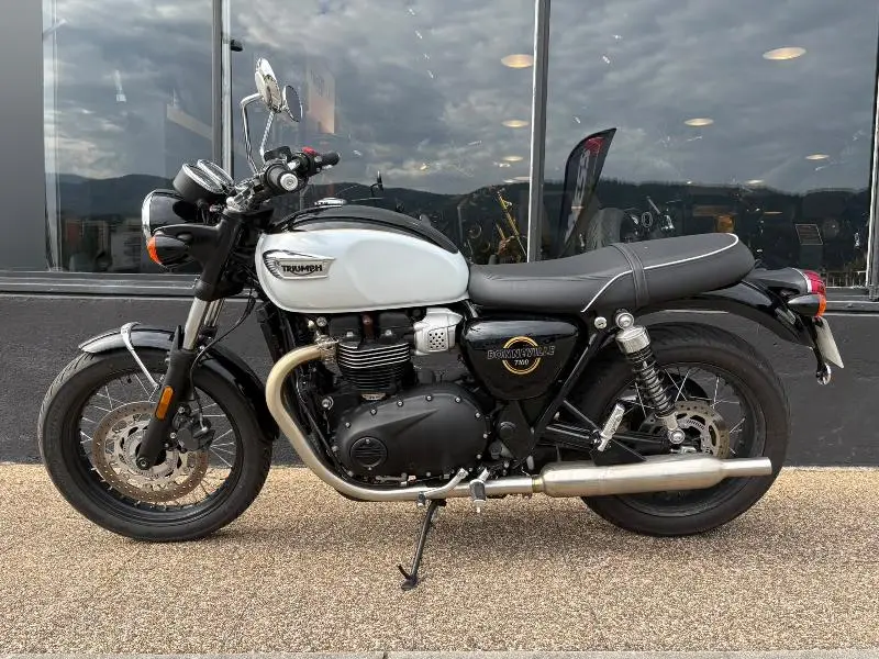 Bonneville T100