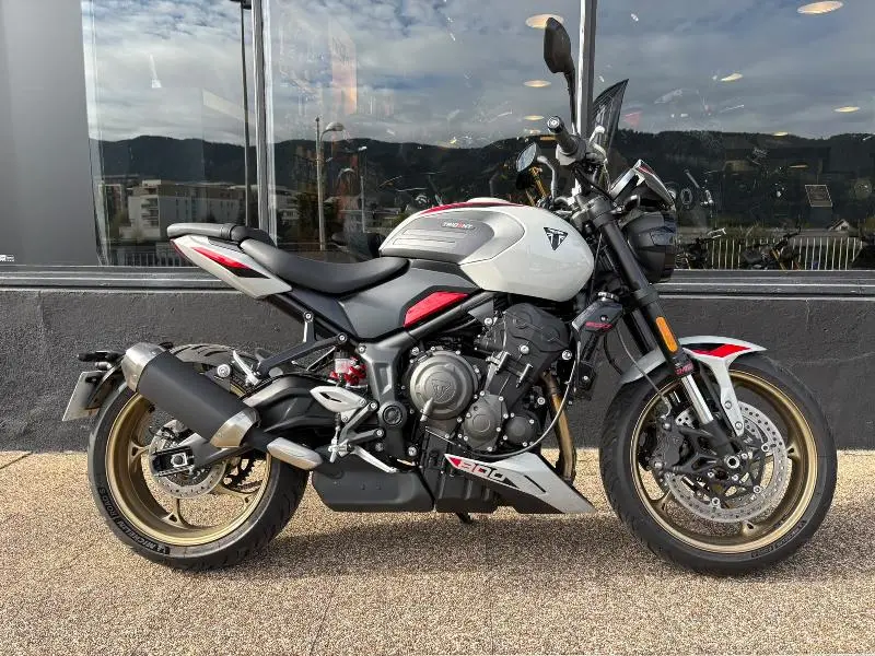 TRIDENT 800