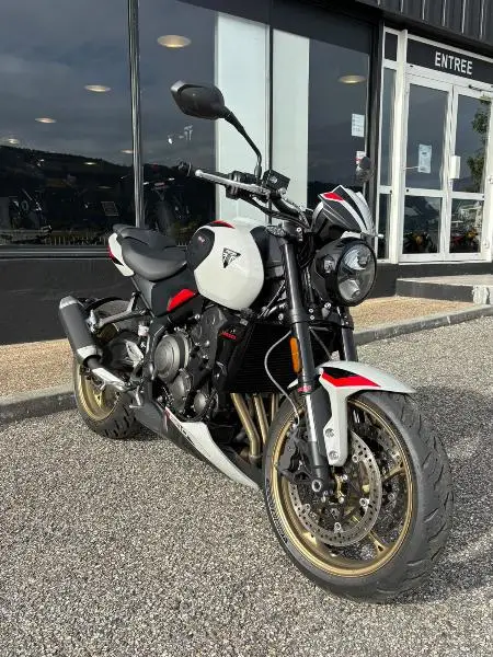 TRIDENT 800