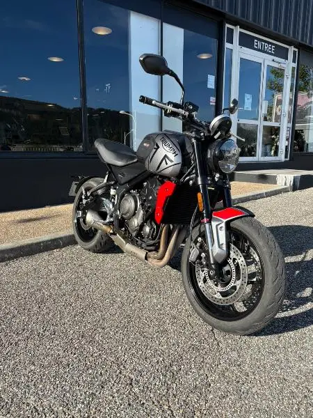 TRIDENT 660