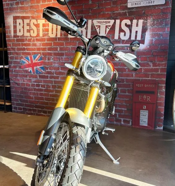 SCRAMBLER 1200 XE