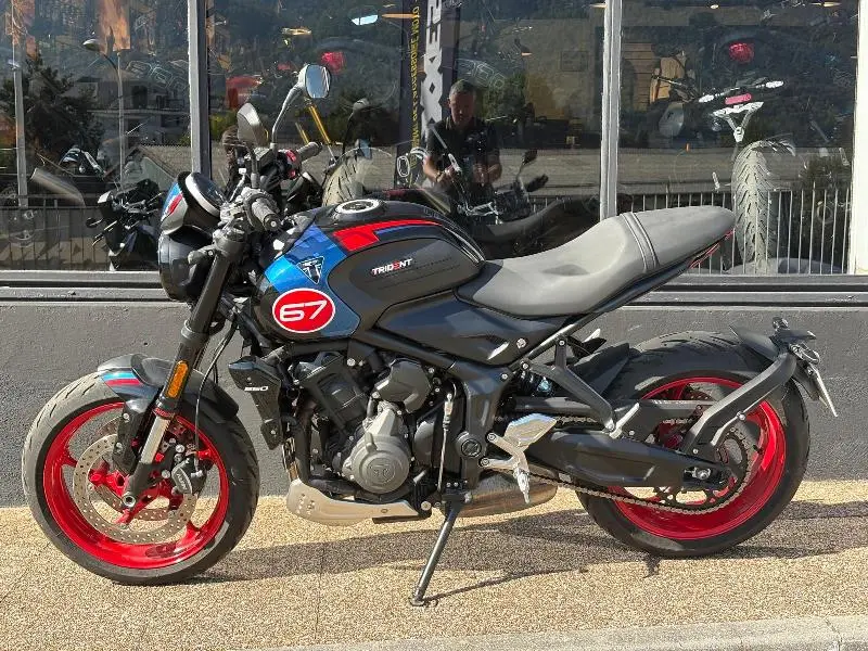 TRIDENT 660