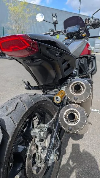 FTR 1200 R