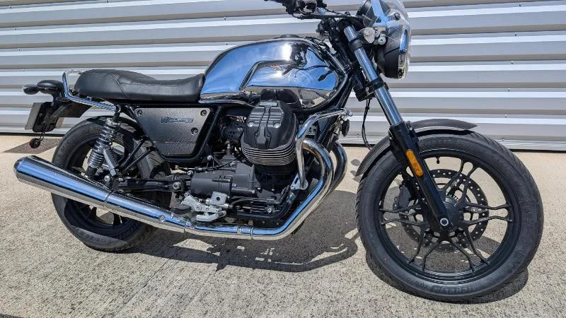 V7 III LIMITED 750