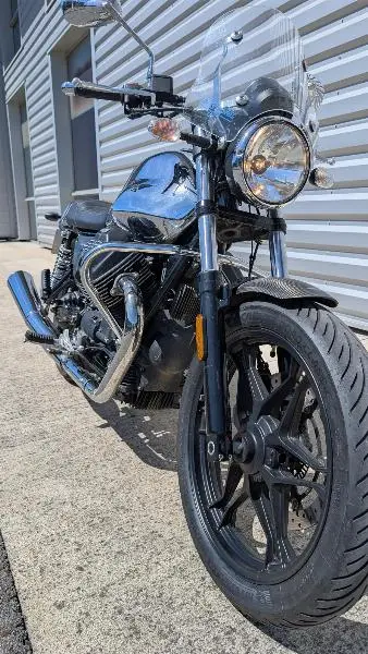 V7 III LIMITED 750