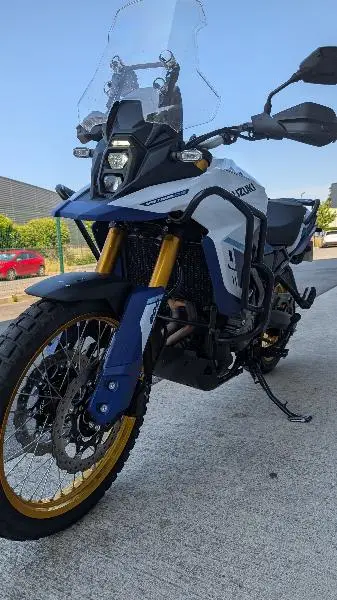DL VSTROM 800DE