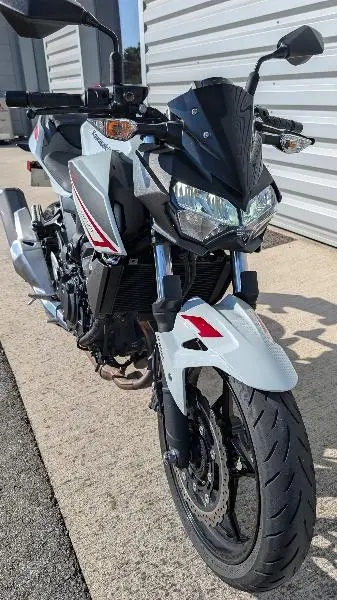 Z400 2023
