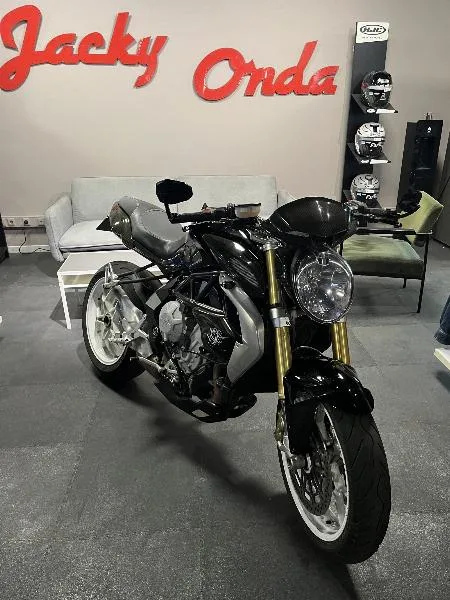 BRUTALE 800