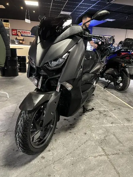 XMAX 125