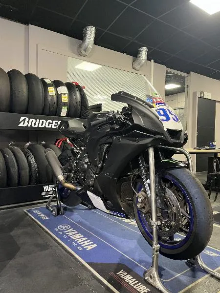 YZF 1000 R1