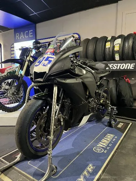 YZF 1000 R1