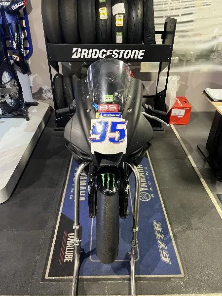 YZF 1000 R1