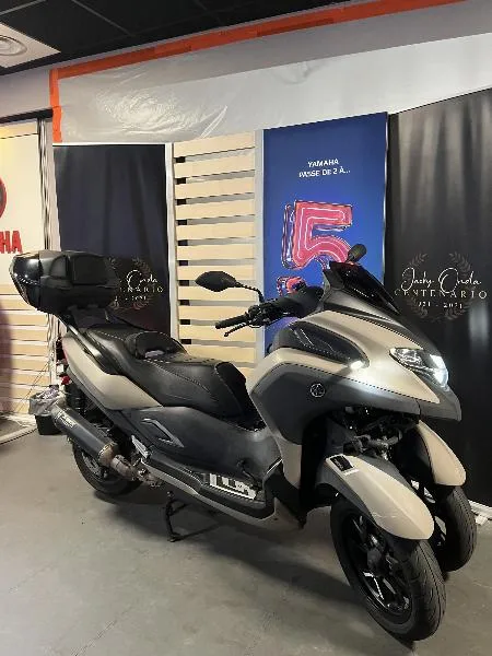 TRICITY 300