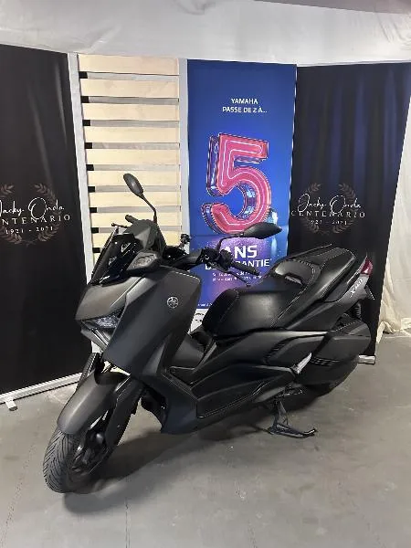 XMAX 300