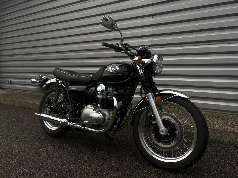 W800