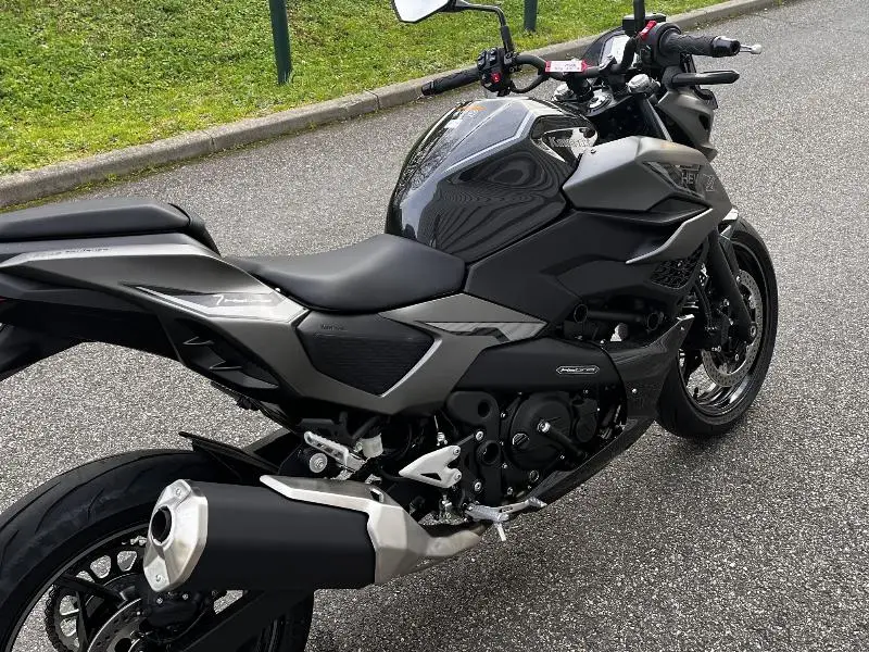 Z7 hybrid