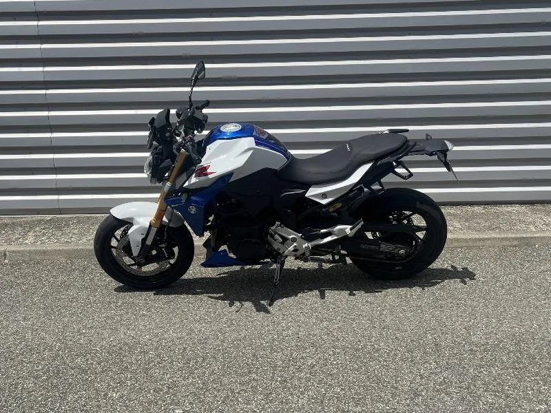 F 900 R