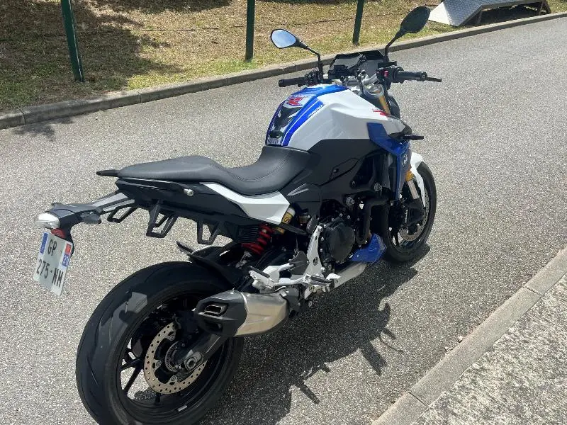 F 900 R