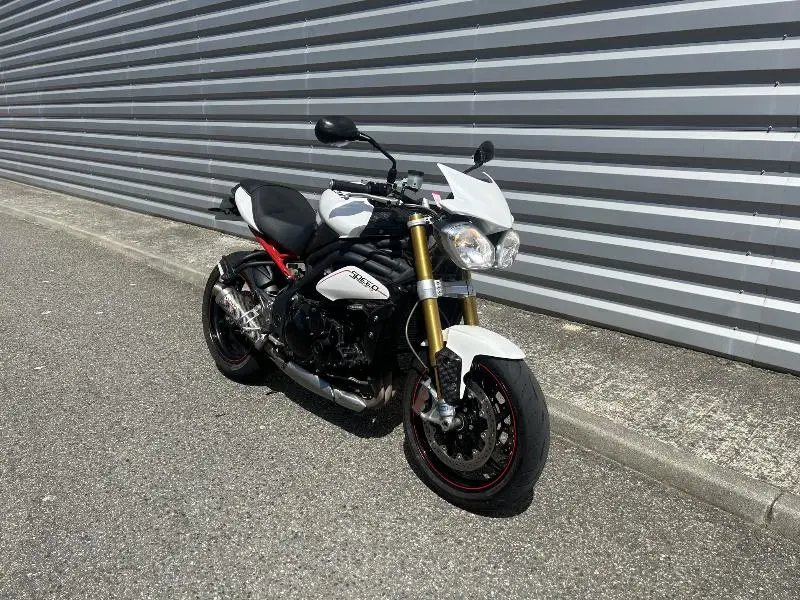 SPEED TRIPLE 1050 R
