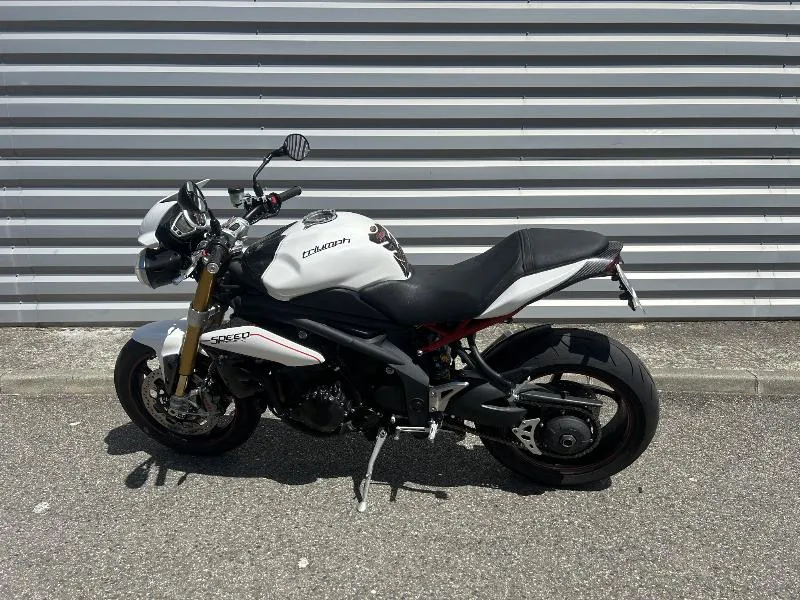 SPEED TRIPLE 1050 R