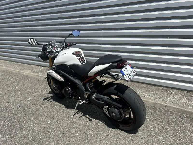 SPEED TRIPLE 1050 R