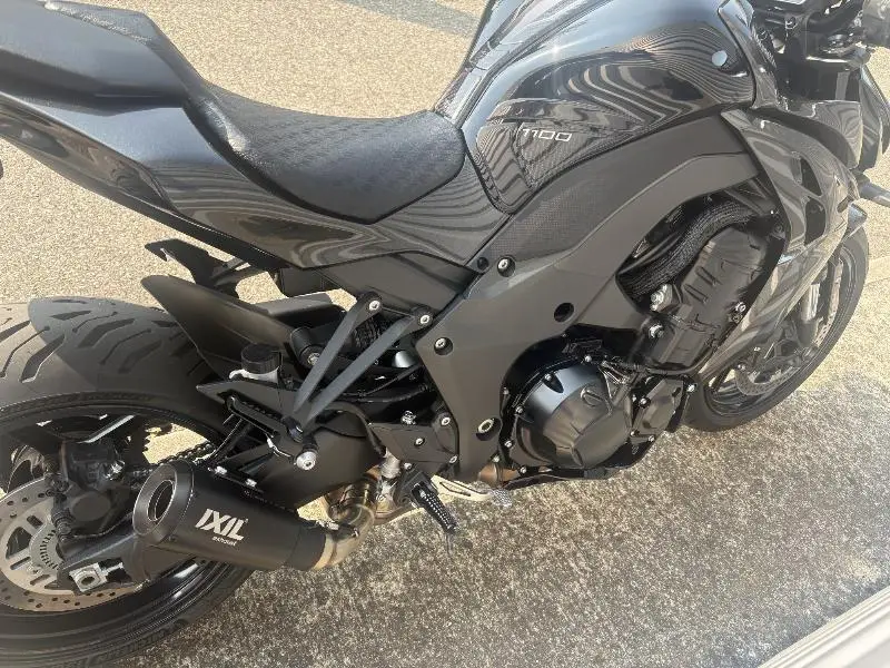 Z1100