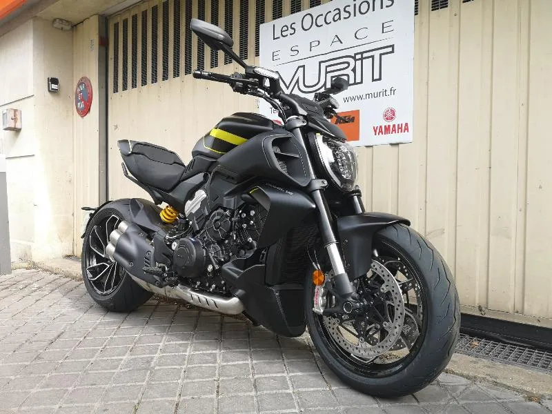 DIAVEL V4