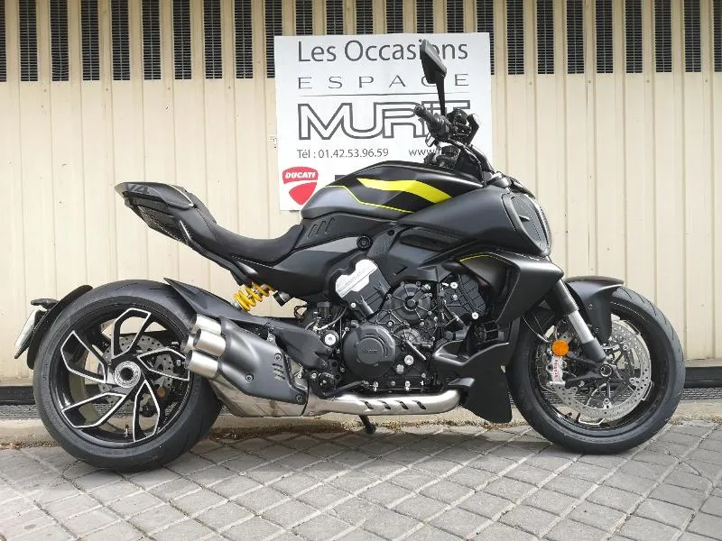 DIAVEL V4