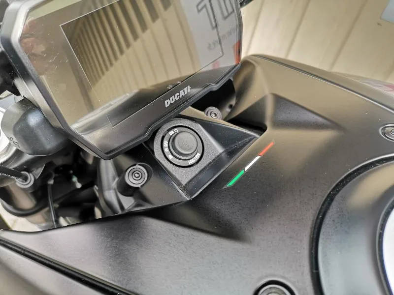 DIAVEL V4