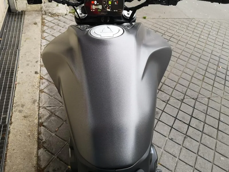 DIAVEL V4