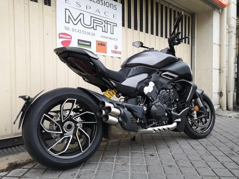 DIAVEL V4