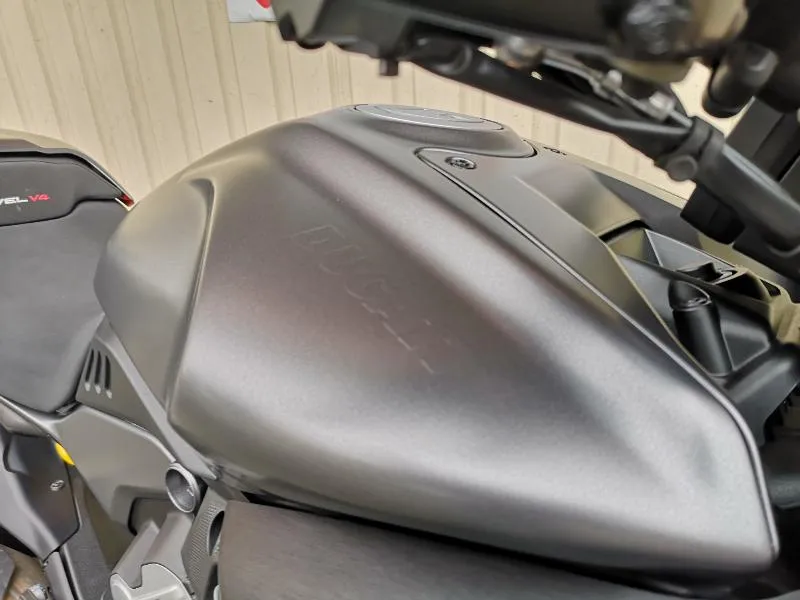 DIAVEL V4