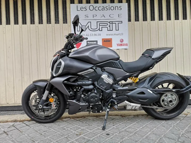 DIAVEL V4