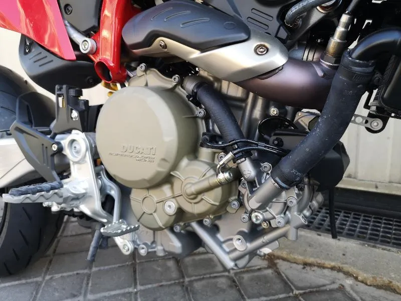 HYPERMOTARD
