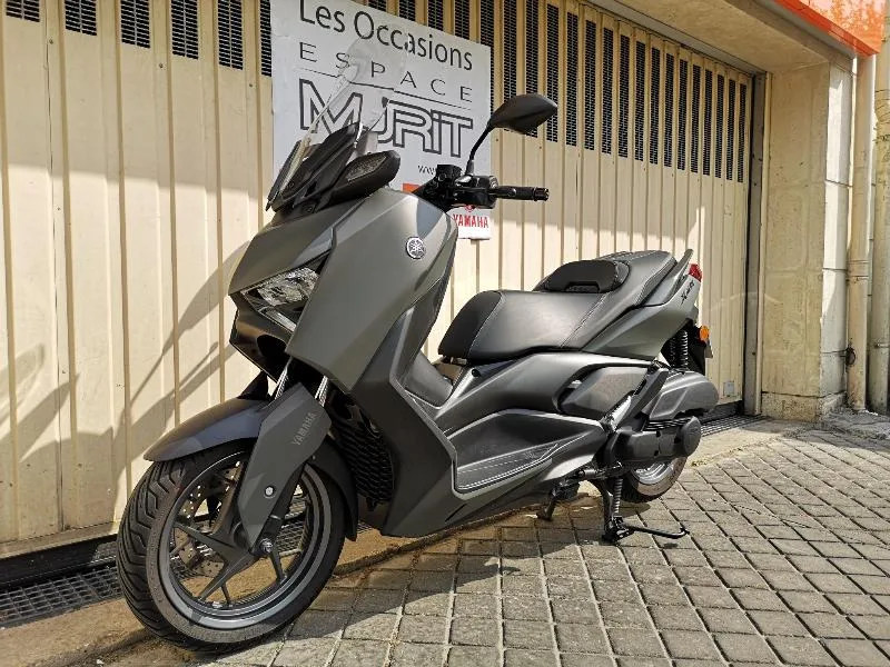 XMAX 125