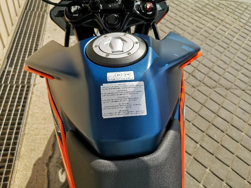 390 ADVENTURE