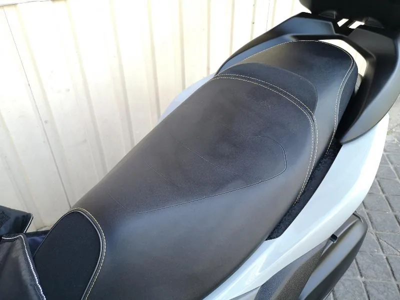 NMAX 125 TECH MAX
