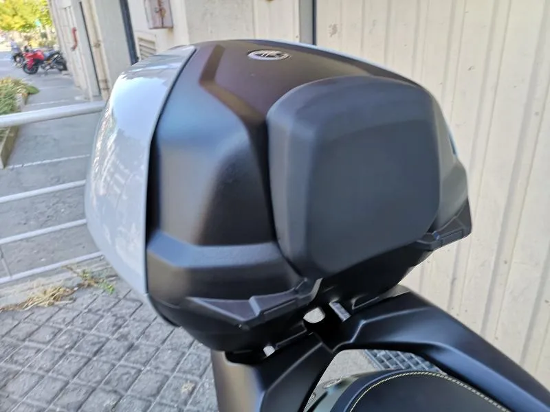 NMAX 125 TECH MAX