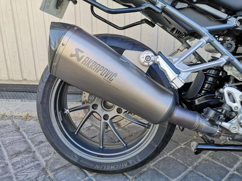 R 1200 R