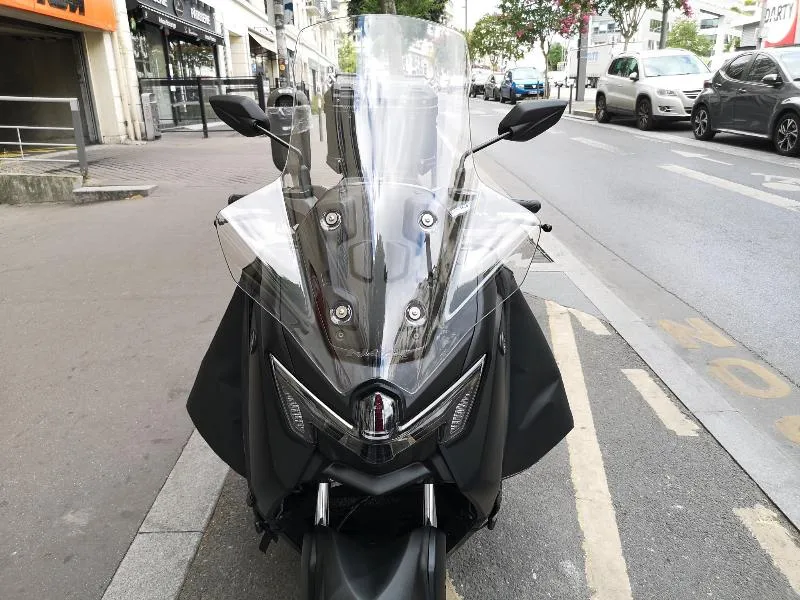 NMAX 125 TECH MAX