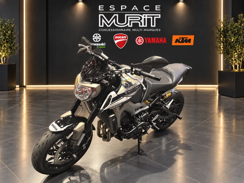 MT09