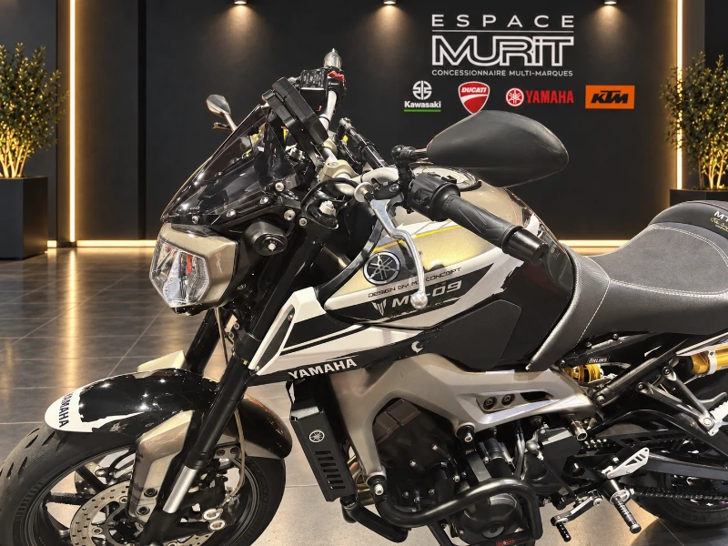 MT09
