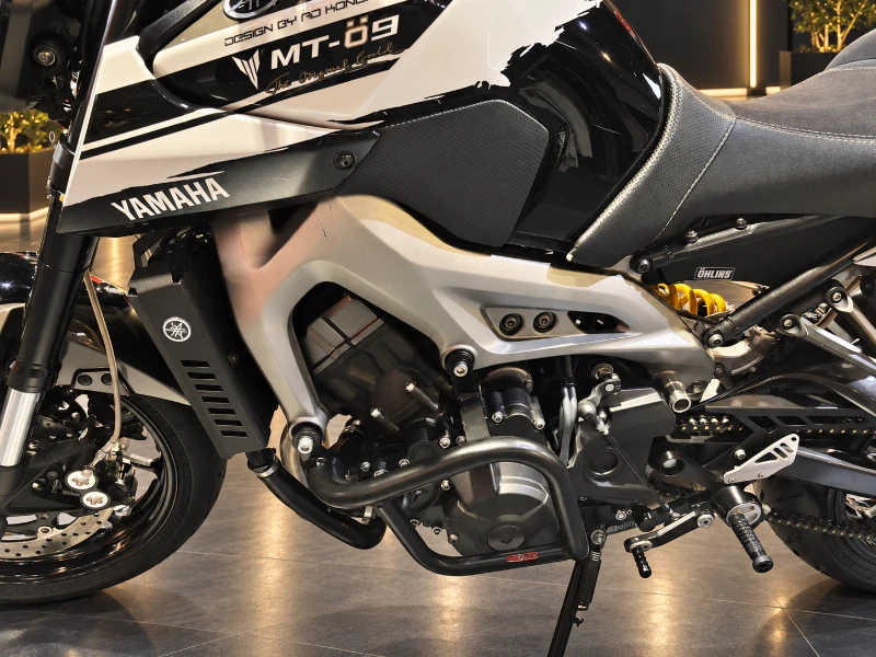 MT09